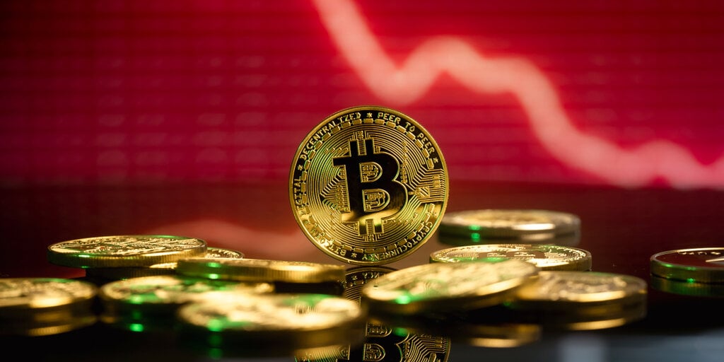 $330 Million in Crypto Longs Liquidated as Bitcoin Tumbles Below $43,000