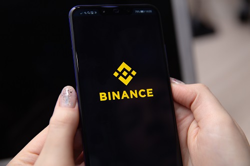 Binance halts AEUR stablecoin trading after a 200% surge days after listing